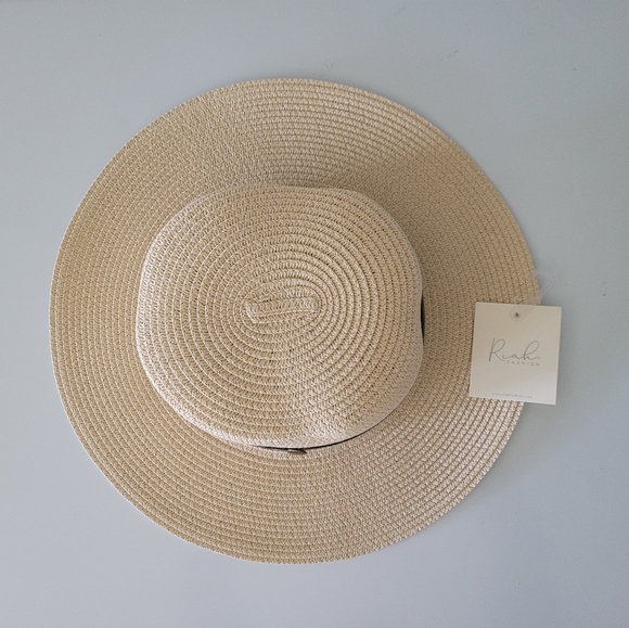 Panama brim hat with leopard strap - Picture 8 of 9